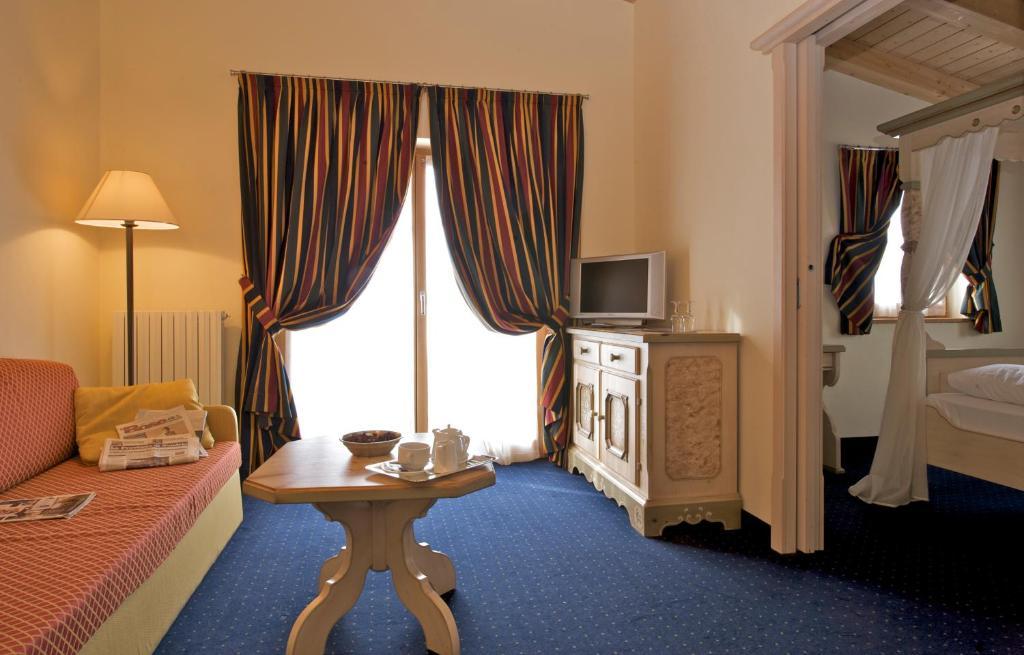 ליביניו Hotel Touring חדר תמונה