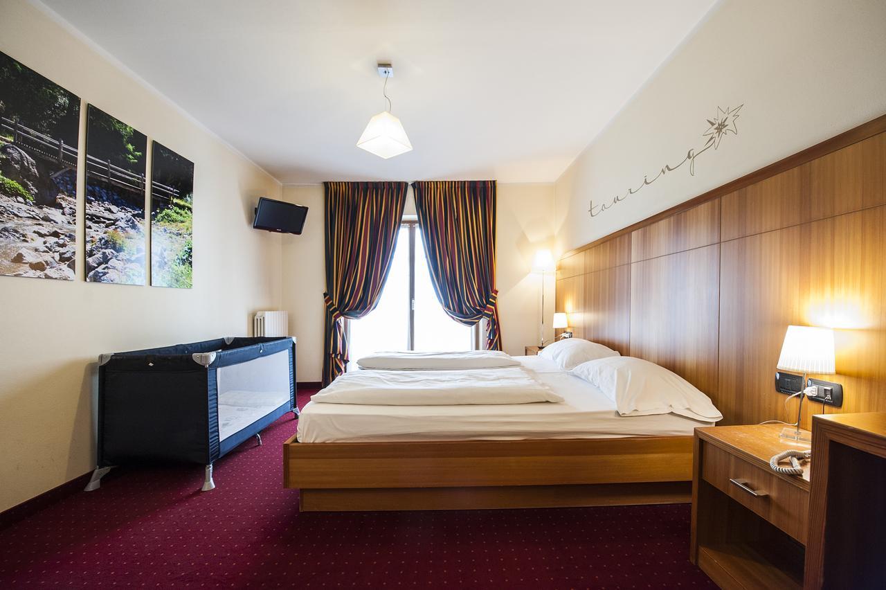ליביניו Hotel Touring מראה חיצוני תמונה